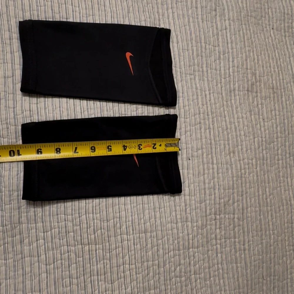 Nike Black knee sleeves with Orange Swoosh - Picture 4 of 7